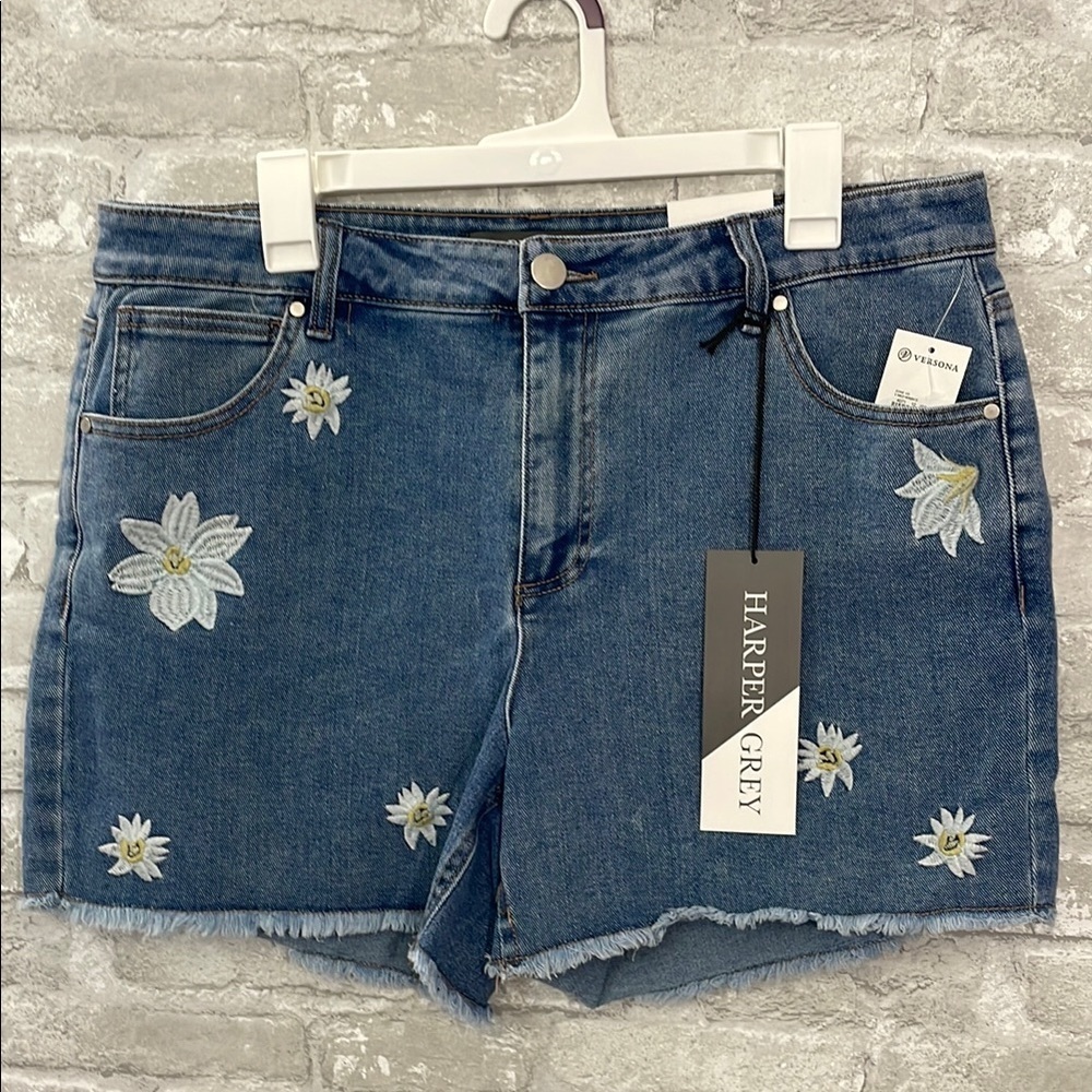 Versona Harper Grey Blue Jean Shorts with Flower Embroidered Accents